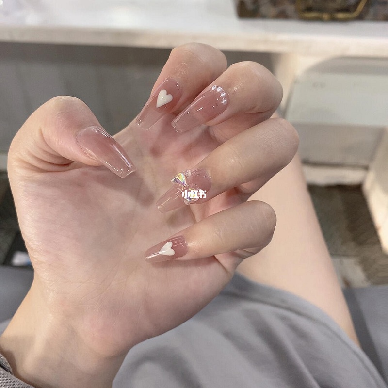 ins风少女手绘爱心奶茶裸色美甲