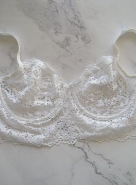 推荐~美国单~D~K~N~白色柔软蕾丝有钢圈宽侧翼文胸内衣75B80CD