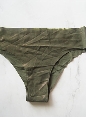 hun~欧美单新款舒适无痕帅气的军绿色微闪三角内裤