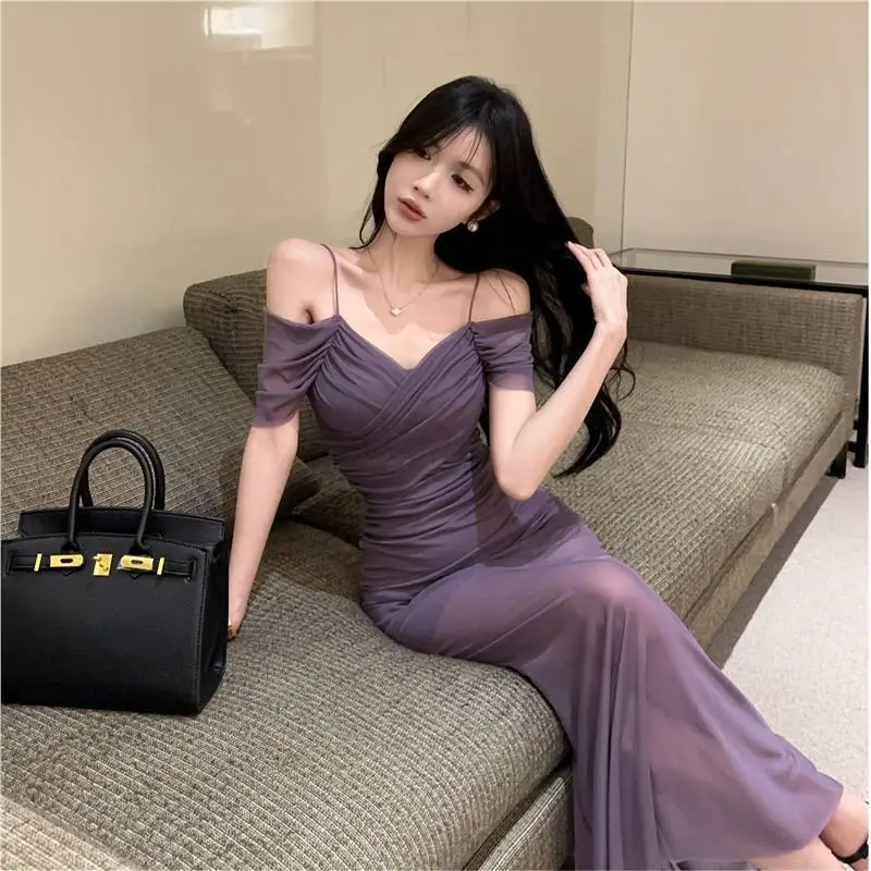 夜总店上班衣服新款低胸V领露肩吊带褶皱收腰显瘦长款网纱连衣裙