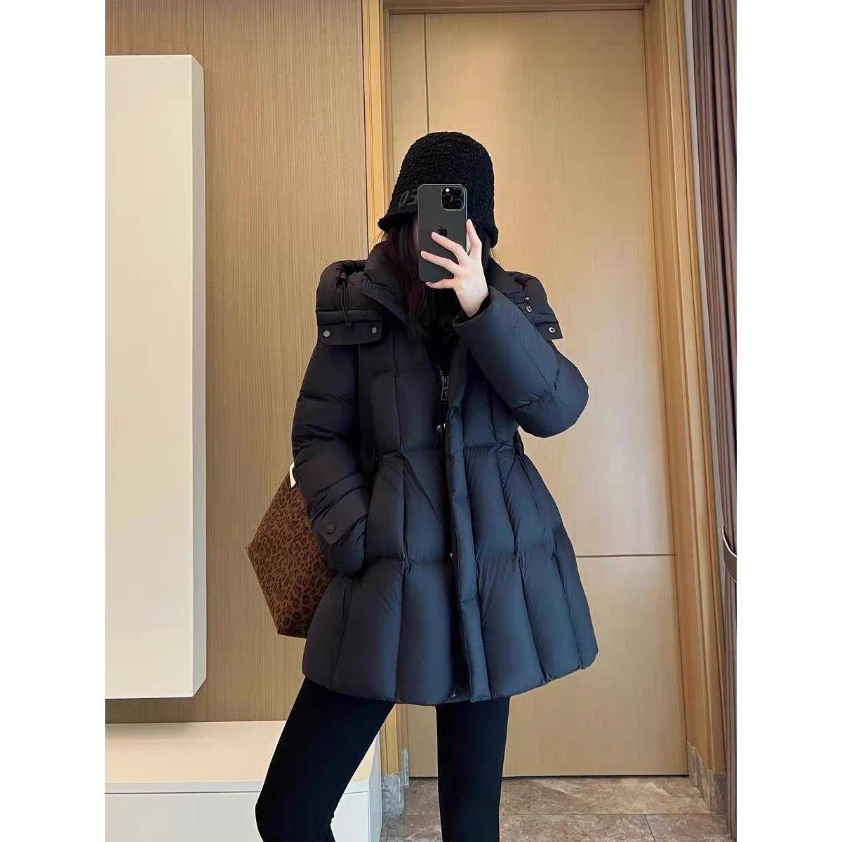 2025冬季新款气质收腰羽绒服女修身显瘦连帽加厚中长款白鸭绒外套