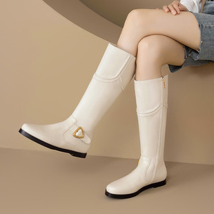 真皮平跟高筒靴女2025秋冬新款不过膝女靴百搭长筒靴白色骑士靴