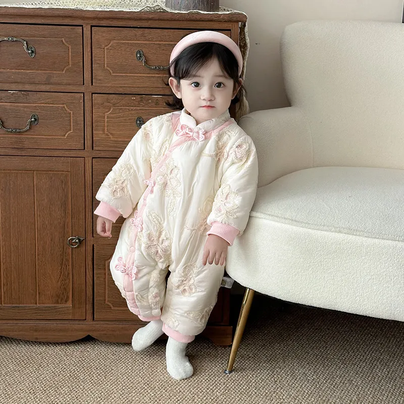 婴儿衣服冬季夹棉婴儿连体衣国风花朵宝宝哈衣加绒加厚新生儿衣服