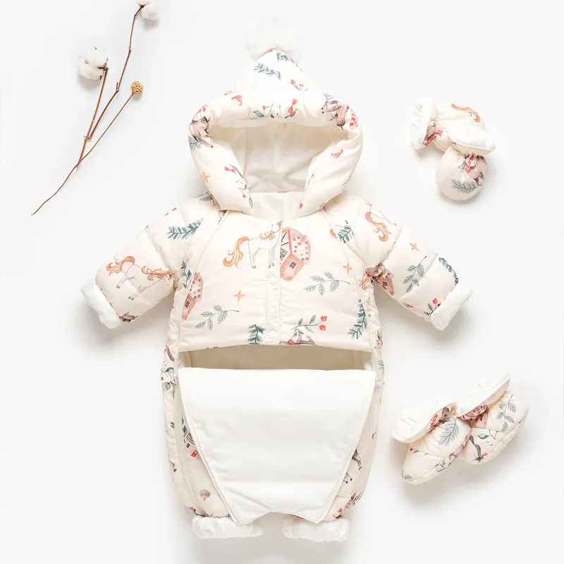婴儿连体羽绒服冬季加厚新生儿外出羽绒服连体衣满月婴儿爬爬衣服