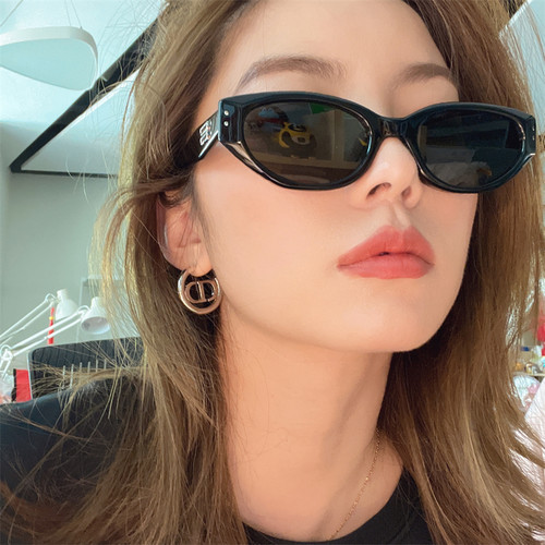 小香家防紫外线猫眼型窄版女墨镜