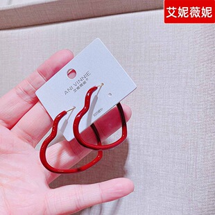 艾妮薇妮饰品新款复古安哥拉红色爱心耳圈银针个性港风气质耳环女