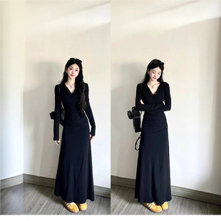 黑色春季内搭连衣裙女新款深秋冬天季韩miu系穿搭套装长裙子