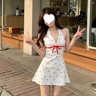 超仙碎花挂脖连衣裙短款夏季韩版新款女旅游法式a字收腰吊带裙子