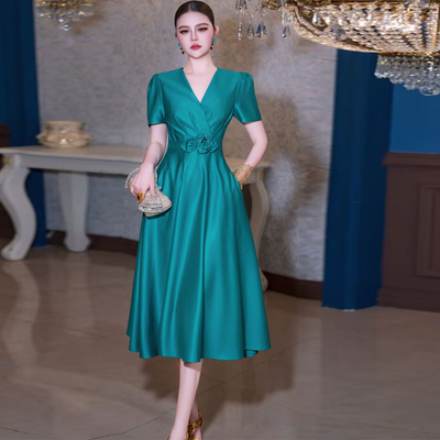 优雅高端轻奢中长款V领连衣裙新