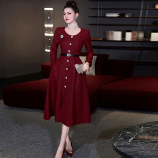 优雅气质2026年春季新款高端名媛小香风女装修身中长款长袖连衣裙