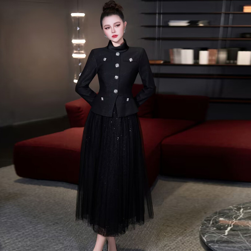 欧货2026年春季新款高级感小香风女装优雅气质黑色显瘦百褶连衣裙