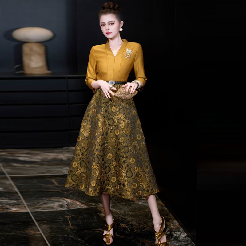 优雅高端气质中长款提花连衣裙新