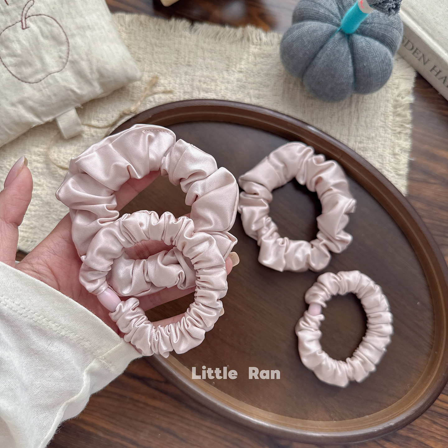 Little Ran 法式甜美褶皱小肠发圈女简约轻奢不伤发扎发头绳发饰,童装/婴儿装/亲子装,发饰,淘宝优惠券,粉丝福利购,淘宝优惠卷