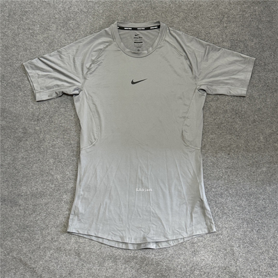 耐克男运动健身训练速干短袖T恤