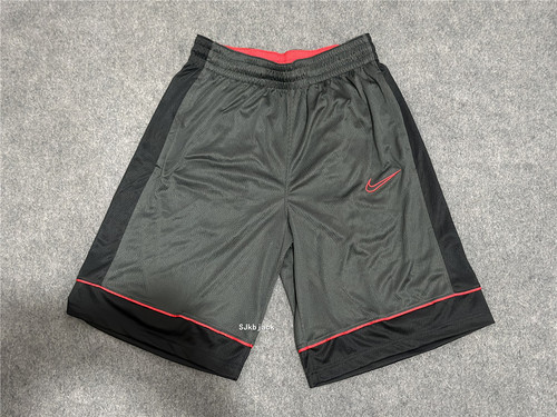 Nike健身宽松舒适透气短裤