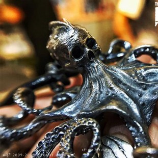 中国主师与美国OSSIS SILVER银器品牌联合出品骷髅八爪鱼公母吊坠