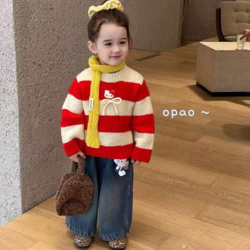 opao  红色kitty条纹针织毛衣+kitty公仔挂件一体绒牛仔裤