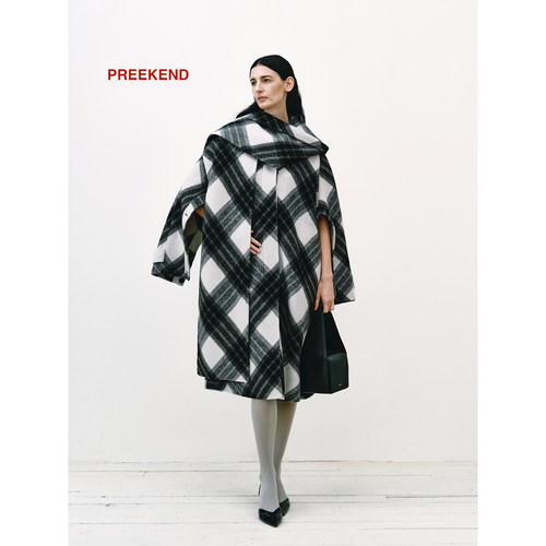 Preekend 黑白格解构袖笼设计围巾领羊毛大衣