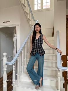 2026春夏新款 上衣 气质格纹V领小众设计感侧系皮扣收腰无袖