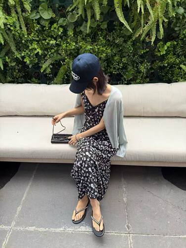 法式碎花裙吊带连衣裙女夏季高级感复古印花长裙黑色显瘦收腰裙子