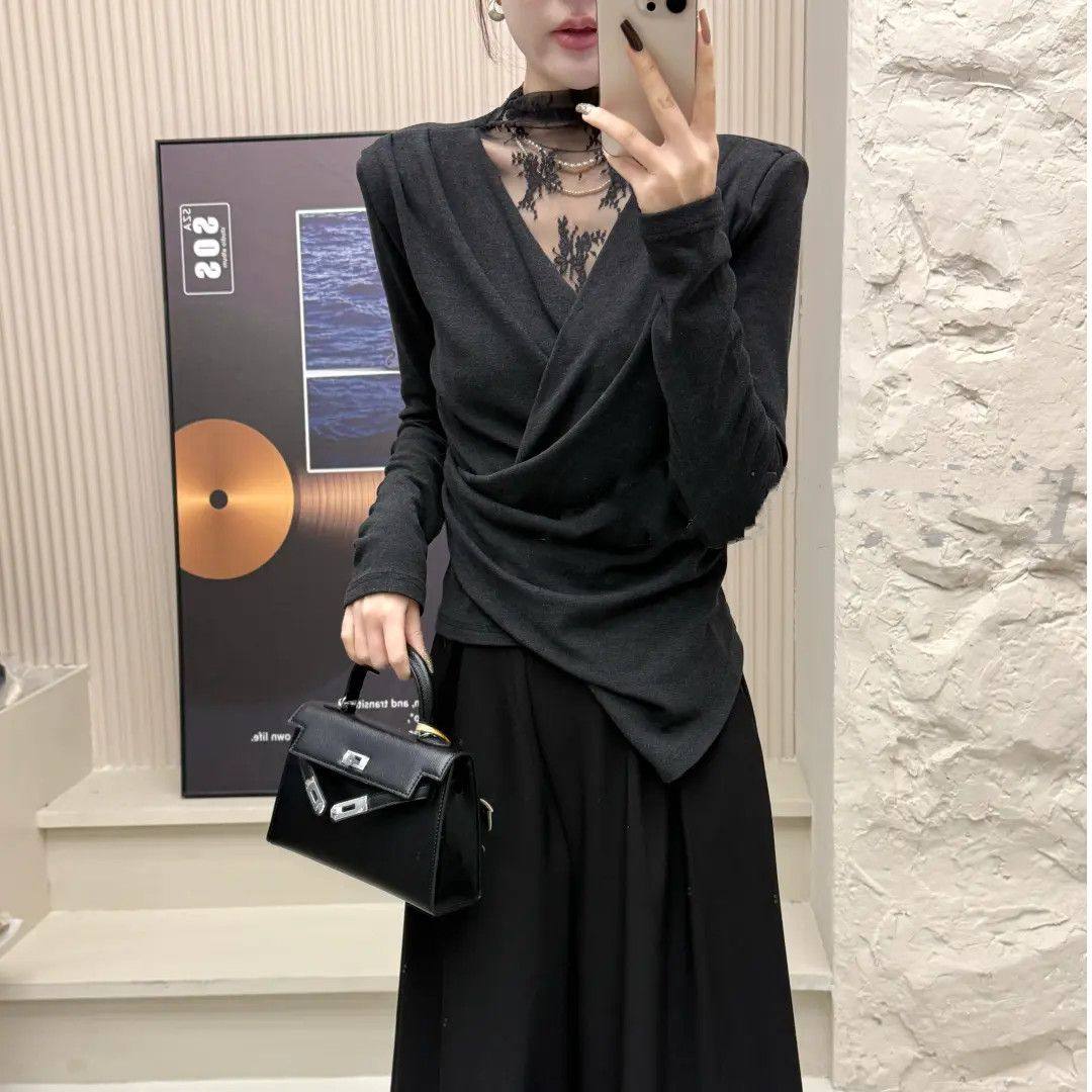 法式半高领蕾丝拼接镂空t恤