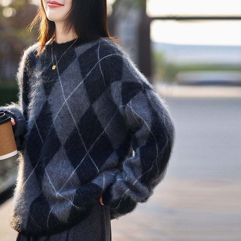 松弛的书卷感菱形格纯羊毛拉绒毛衣女圆领套头加厚拉毛针织衫宽松