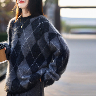 松弛的书卷感菱形格纯羊毛拉绒毛衣女圆领套头加厚拉毛针织衫宽松