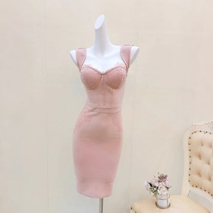 名媛气质蕾丝拼接包臀绷带连衣裙粉色鱼骨收腰紧身吊带裙