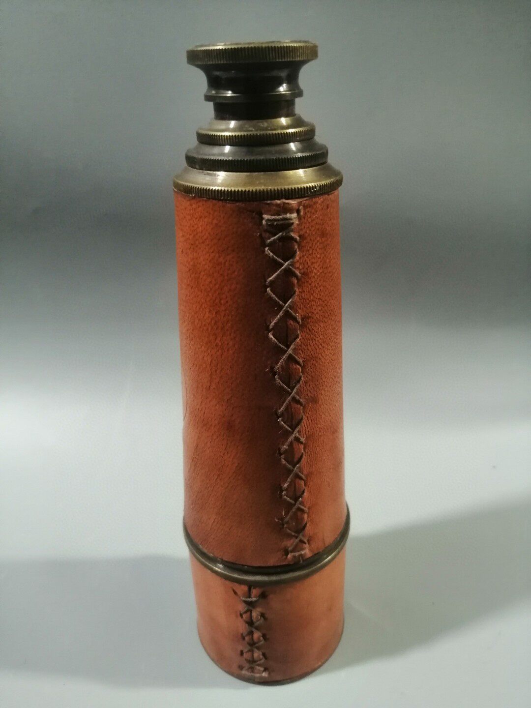 古玩古董杂项 黄铜包牛皮单筒望远镜 怀旧老物件收藏影视道具摆件