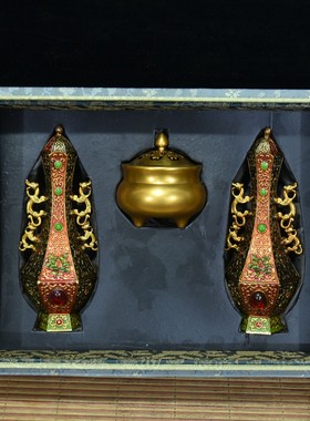 古玩珍品回流锦盒内藏铜鎏金香炉珐琅彩镶宝石双龙花瓶一套摆件