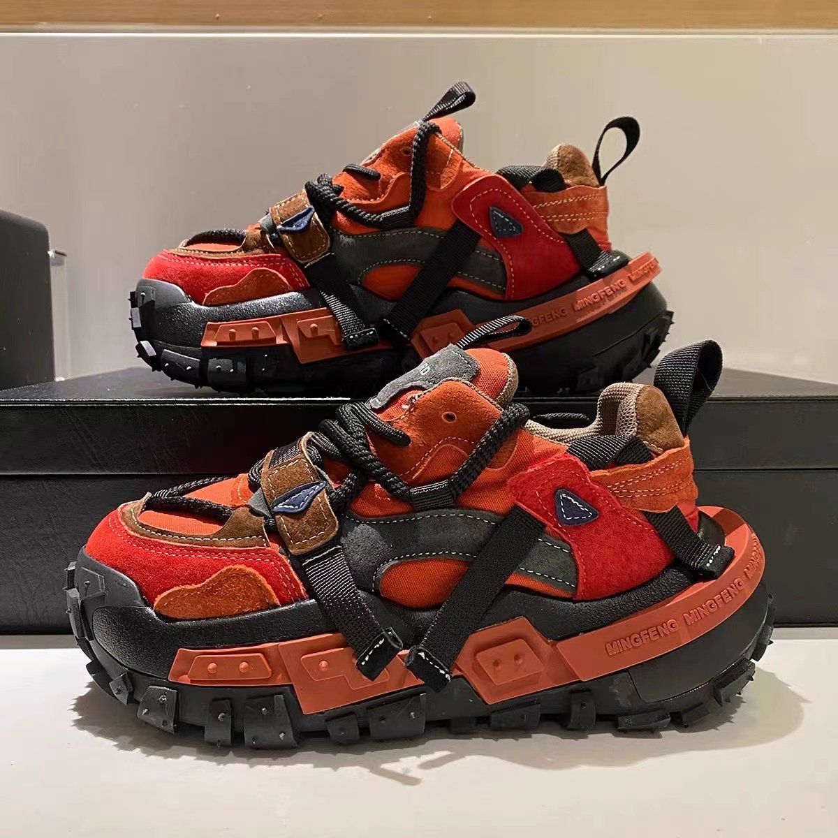 欧洲站老爹鞋2026年冬季新款舒适防滑耐磨减震回弹男鞋休闲运动鞋