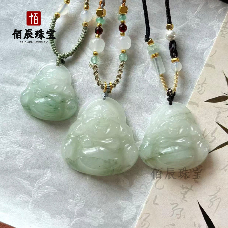 天山翠飘花佛公翡翠色吊坠