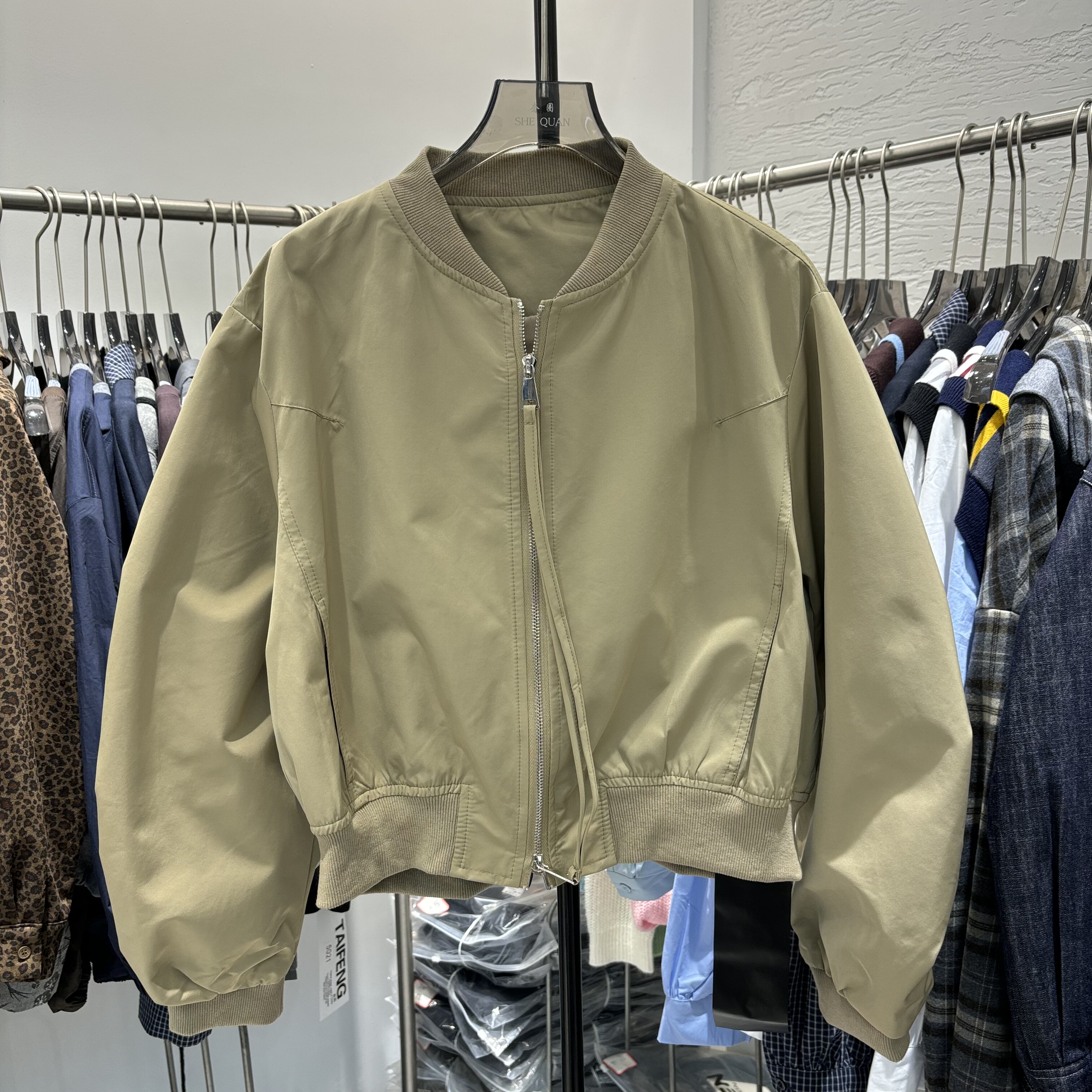 2025高端欧货春季新款百搭圆领棒球服外套小个子宽松短款夹克女