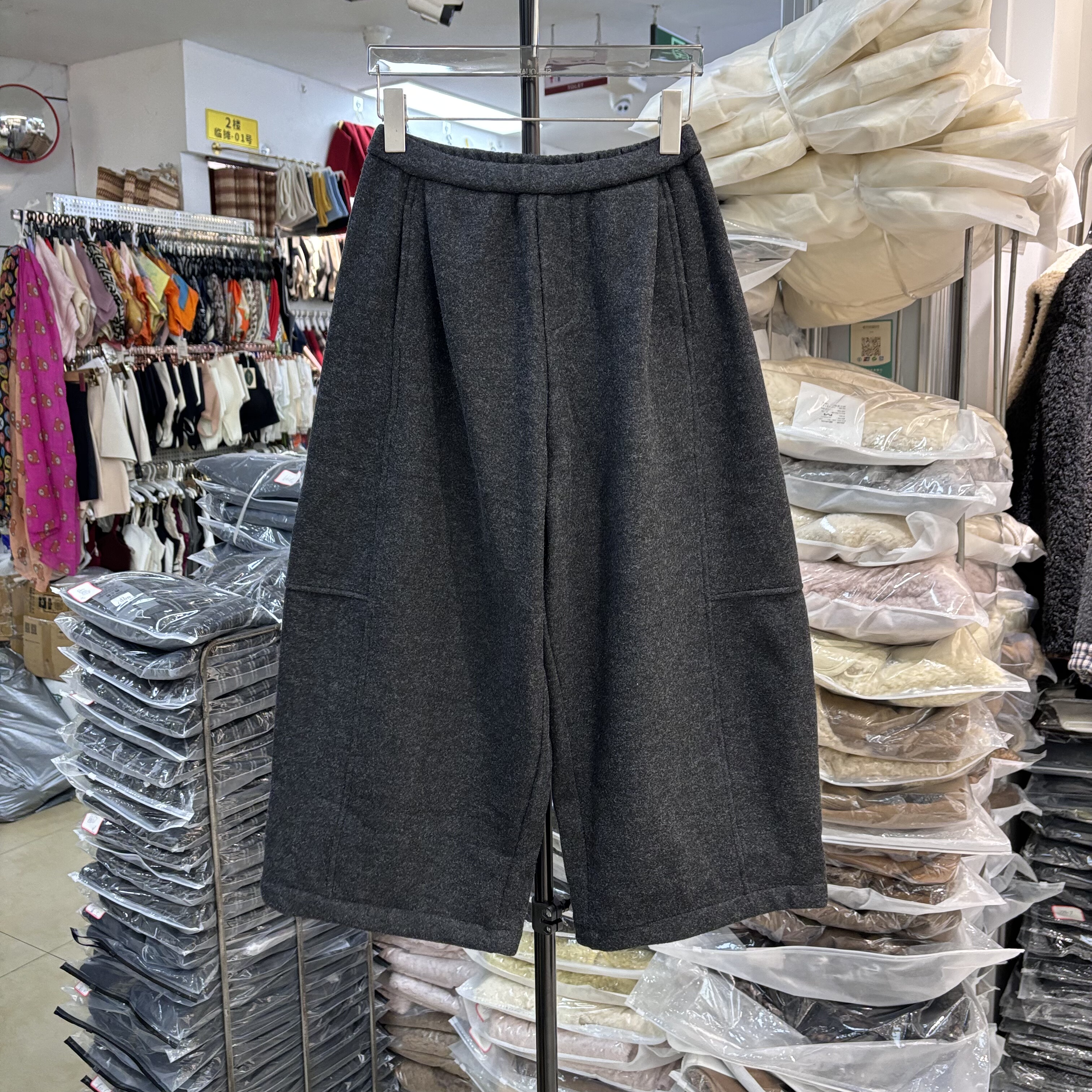 2025休闲时尚慵懒风高腰松紧加绒毛呢阔腿裤女显瘦八分裤小个子