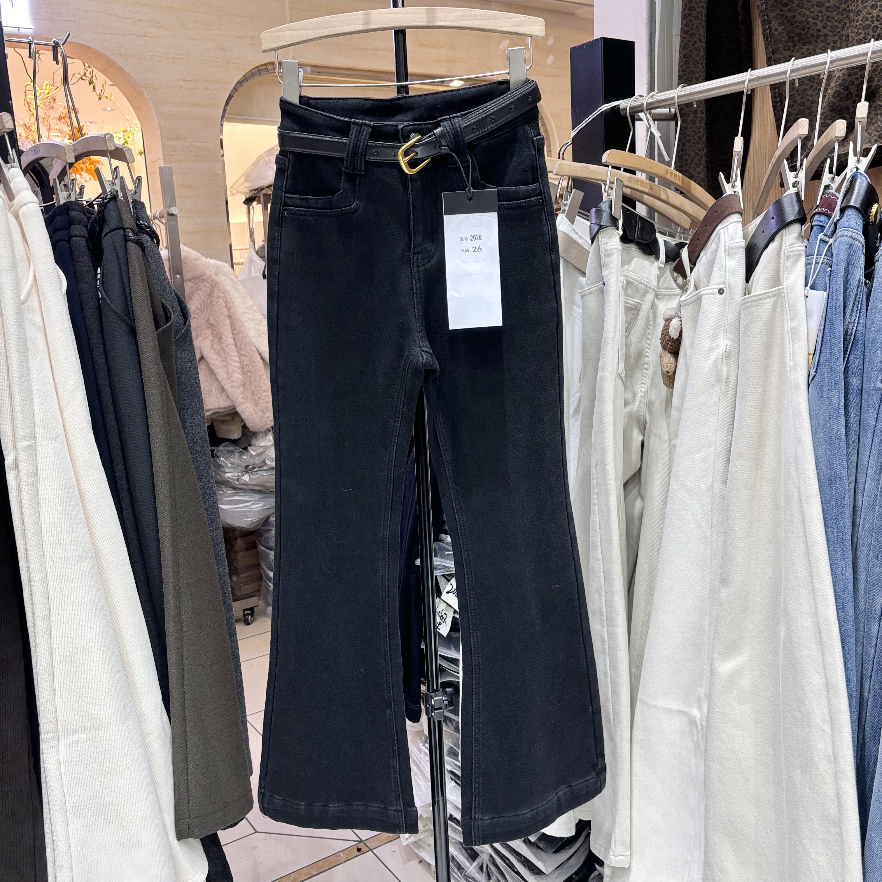 欧货复合正版冬季新款时尚高腰显瘦加厚加绒喇叭牛仔长裤女2028