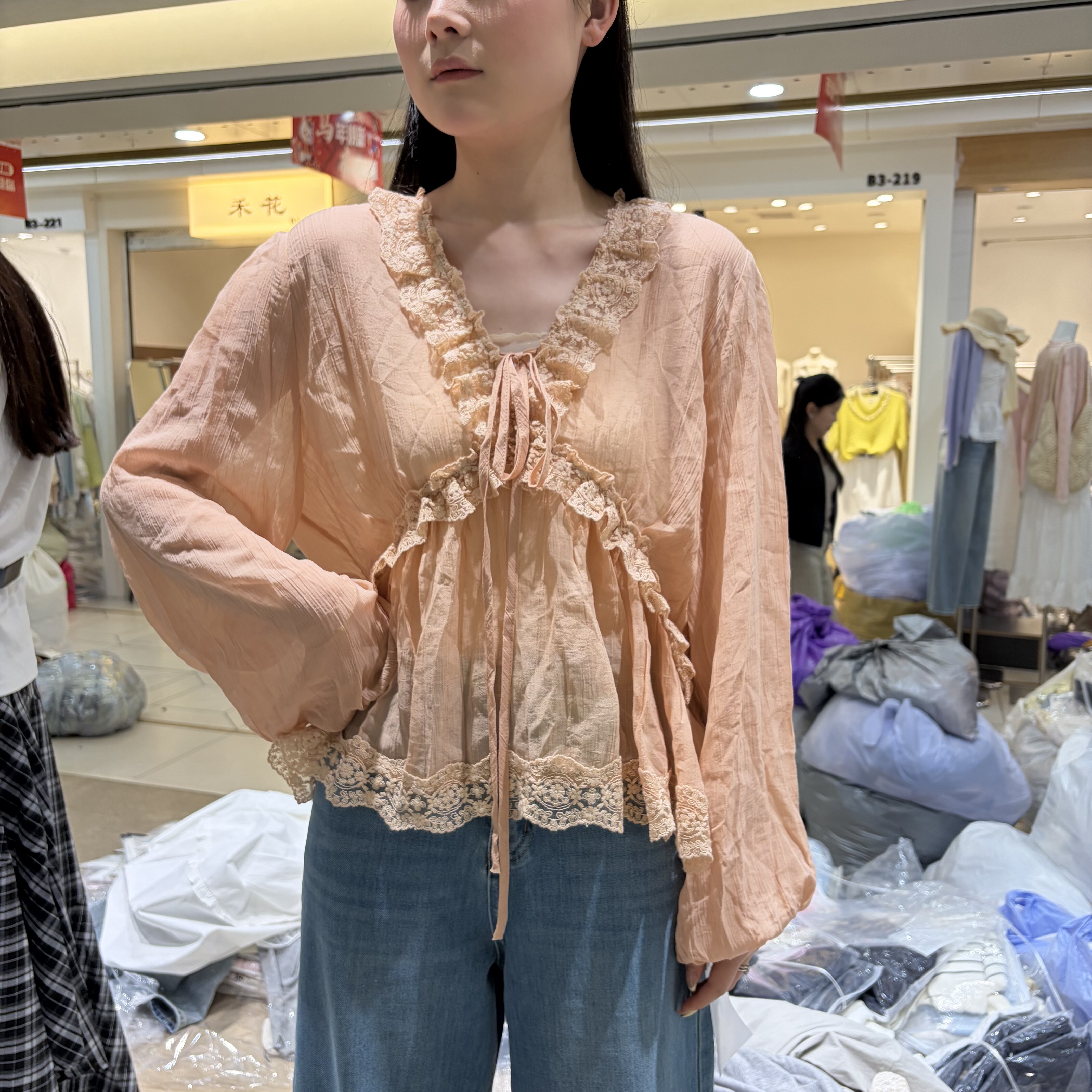 2026春季新款韩版宽松显瘦蕾丝拼接长袖衬衫女百搭休闲上衣98291