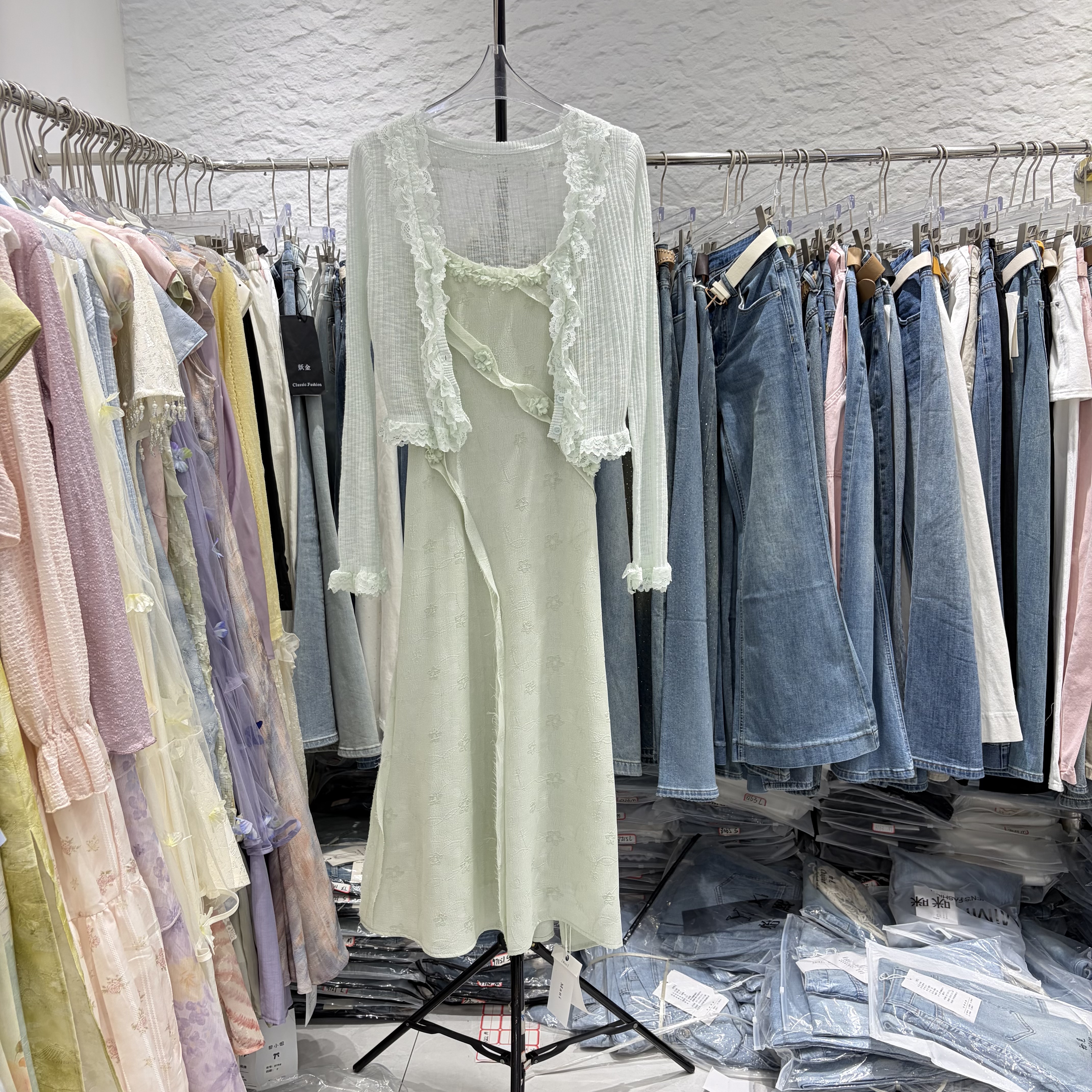 2026春季新款韩版时尚百搭显瘦针织开衫+吊带连衣裙两件套套装女