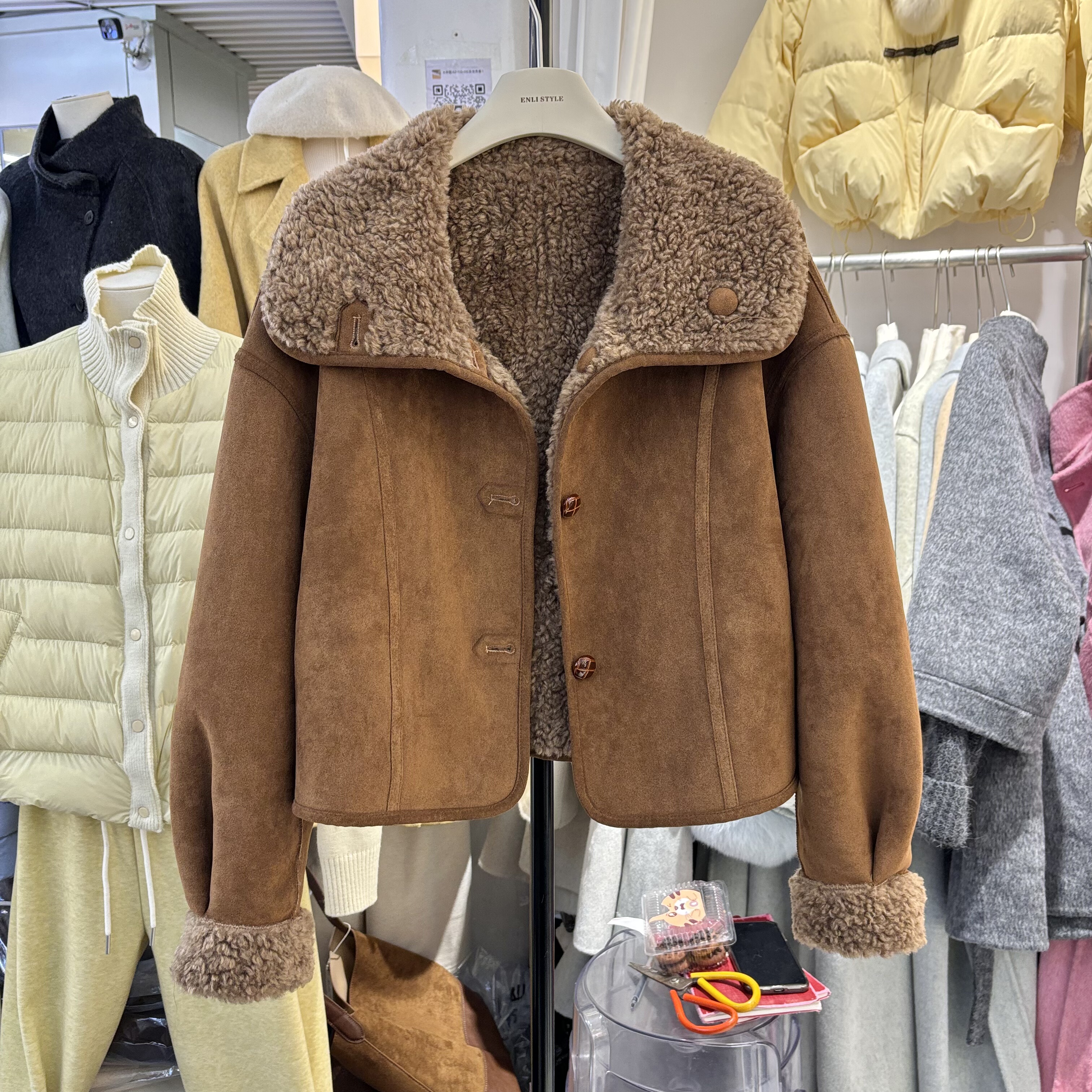 2025秋冬韩版宽松显瘦百搭皮毛一体外套短款加厚保暖上衣潮两面穿