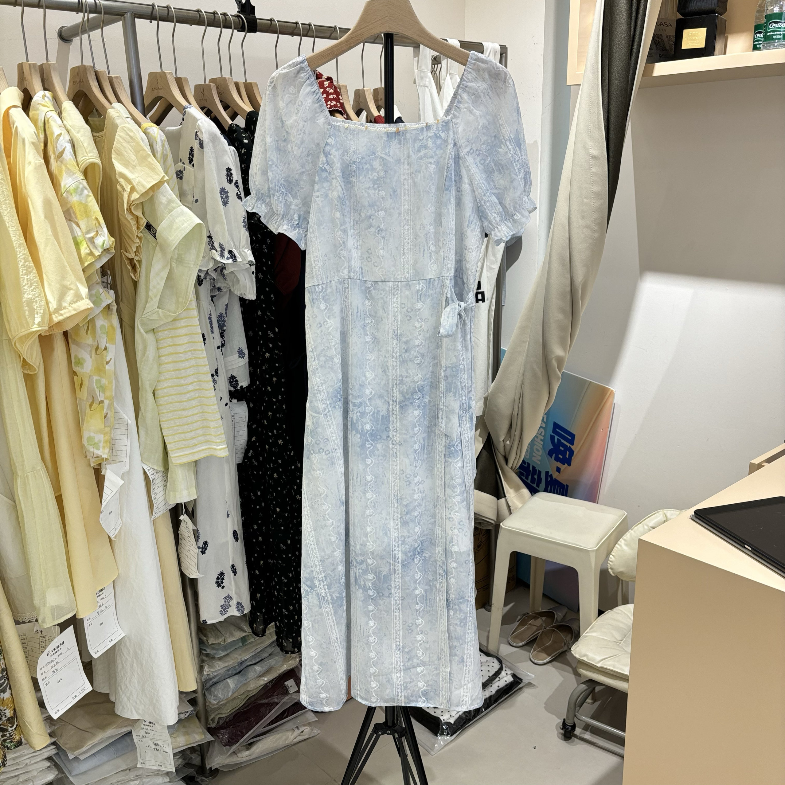 蓝色新中式国风复古禅意清冷感连衣裙女2025夏季新款绝美气质长裙