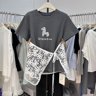 女别致洋气上衣6038 新款 卡通小马刺绣配蕾丝屁帘短袖 T恤2026春季