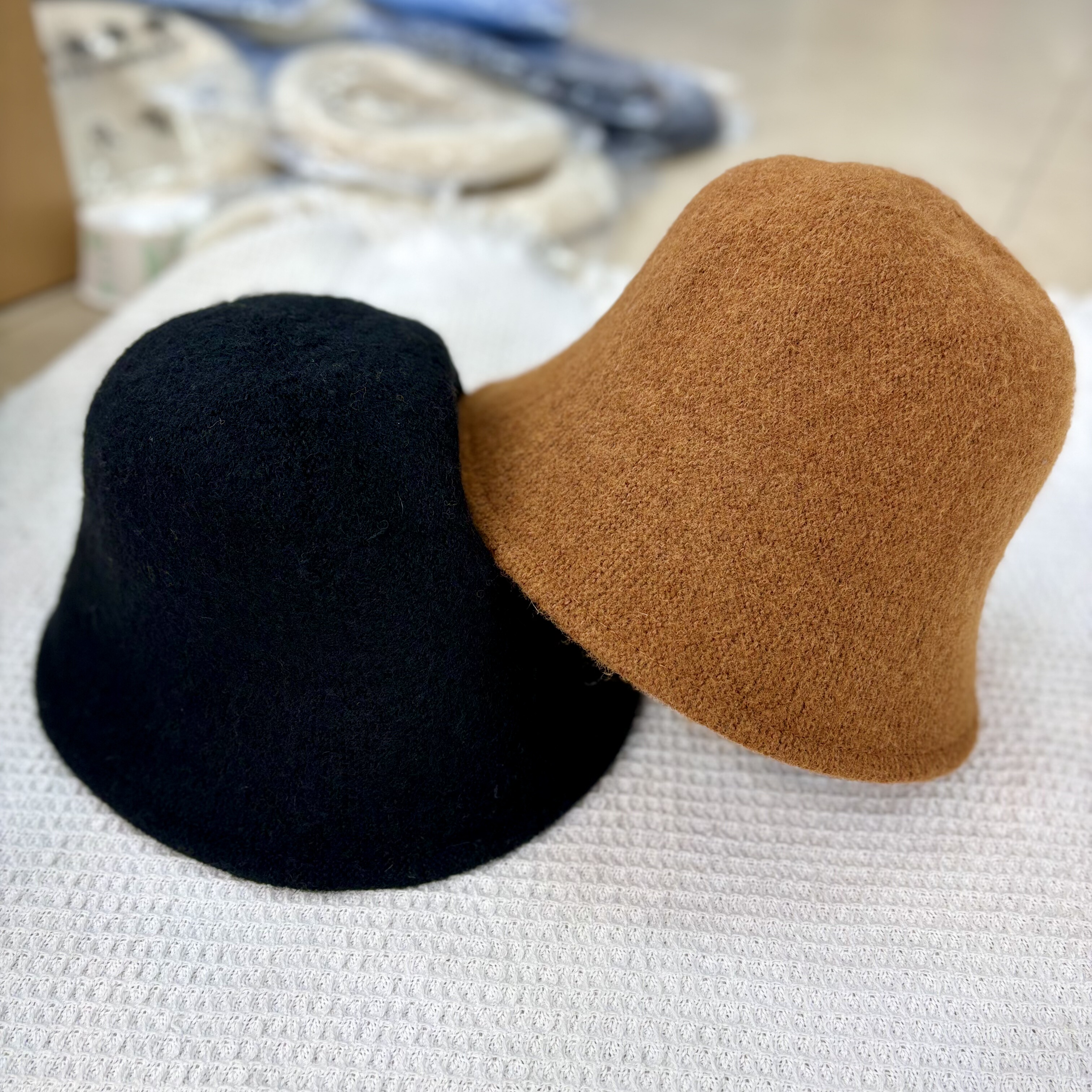 羊毛混纺圆顶水桶帽女秋冬季显脸小帽子保暖护耳盆帽可折叠渔夫帽