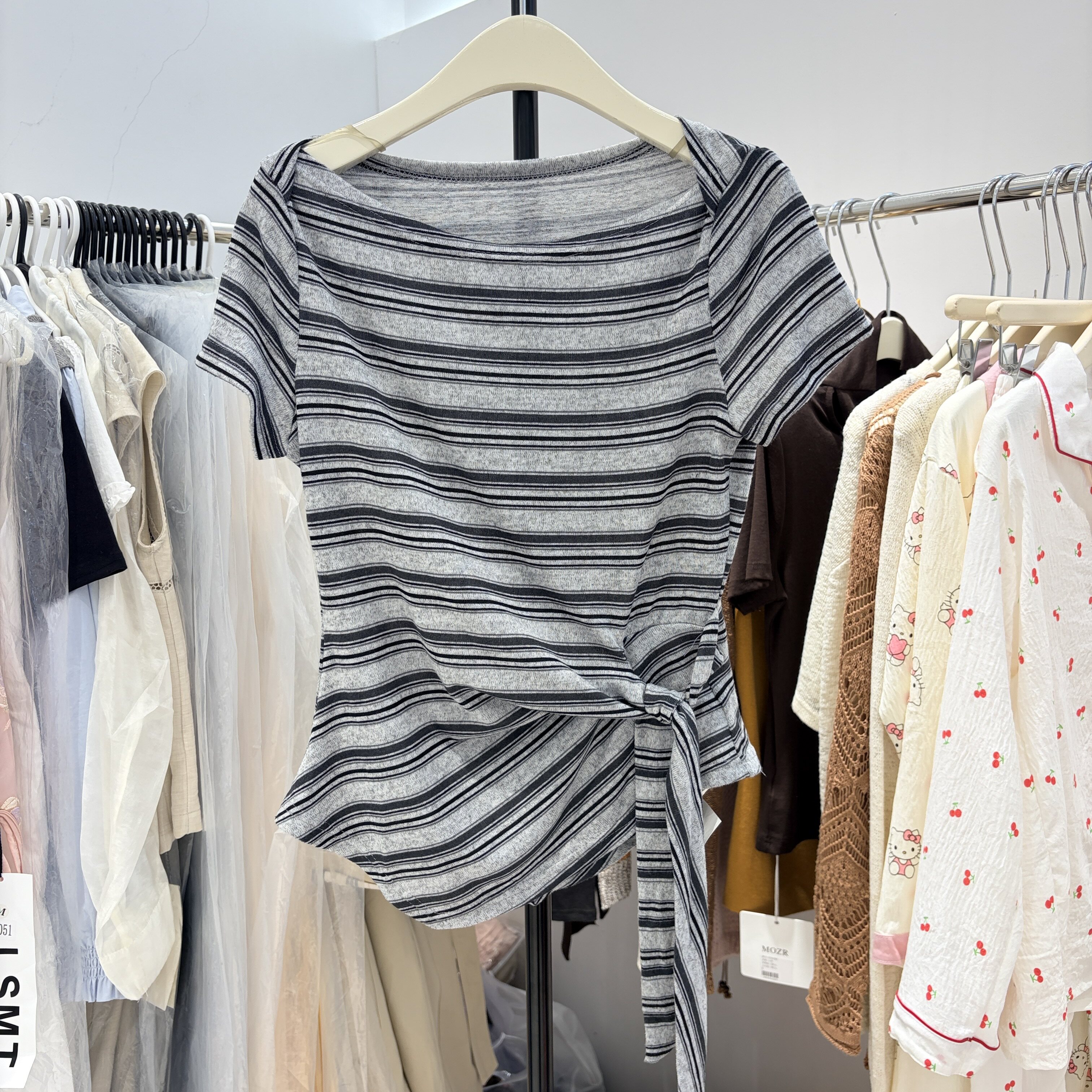 韩版夏季新款韩版气质简约一字领条纹侧绑带弹力短袖T恤上衣女