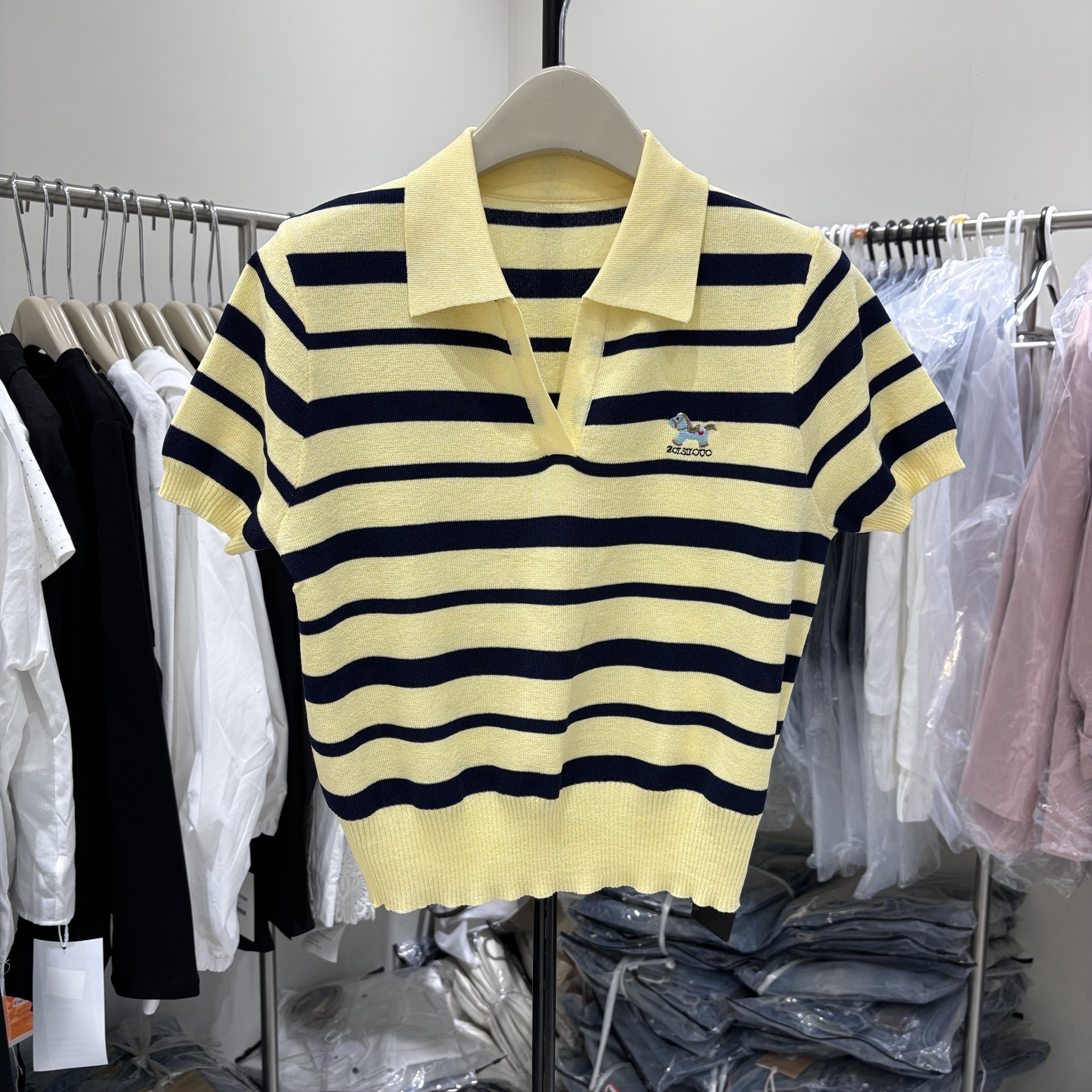 高级感翻领撞色条纹短袖针织衫女2026夏季新款慵懒宽松显瘦短上衣