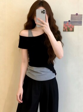 韩系假两件黑色斜肩短袖T恤女夏季大码胖MM辣妹撞色修身露肩上衣