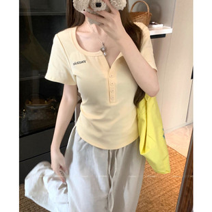 大码 t恤女夏季 显瘦洋气方口领小衫 上衣 微胖mm设计感纽扣正肩短袖