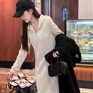 新款 连衣裙女春秋季 胖MM宽松显瘦过膝长裙240斤 气质连帽长款 大码