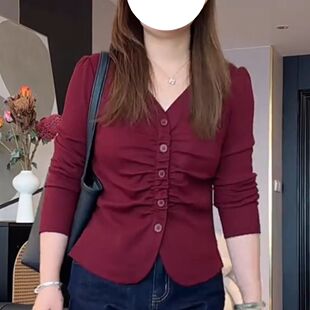 胖mm显瘦打底衫 T恤女春秋新款 上衣240斤 别致褶皱纽扣V领长袖 大码