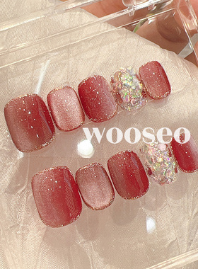 猫眼穿戴甲短款高级感纯手工红色豆豆甲穿戴美甲2025新款指甲贴片