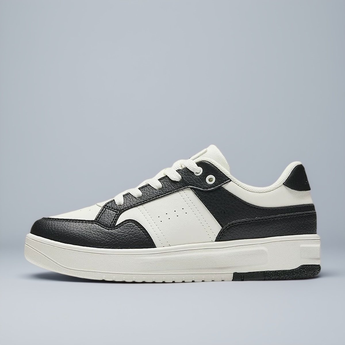 安踏破竹板鞋简约小白鞋