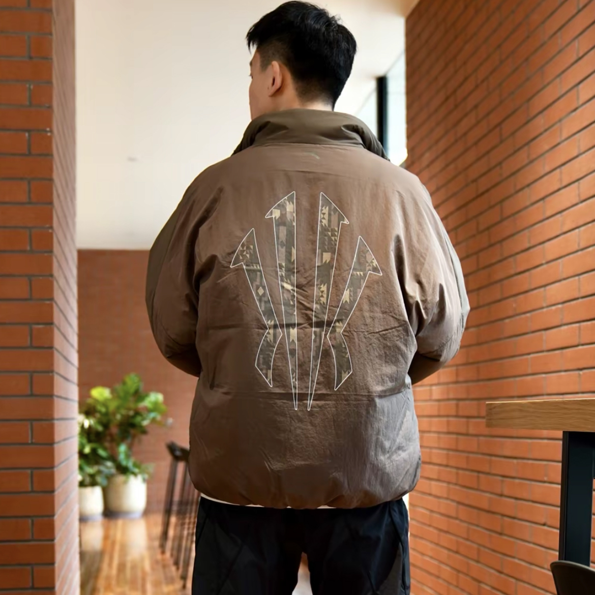 安踏凯里欧文立领休闲羽绒服男女